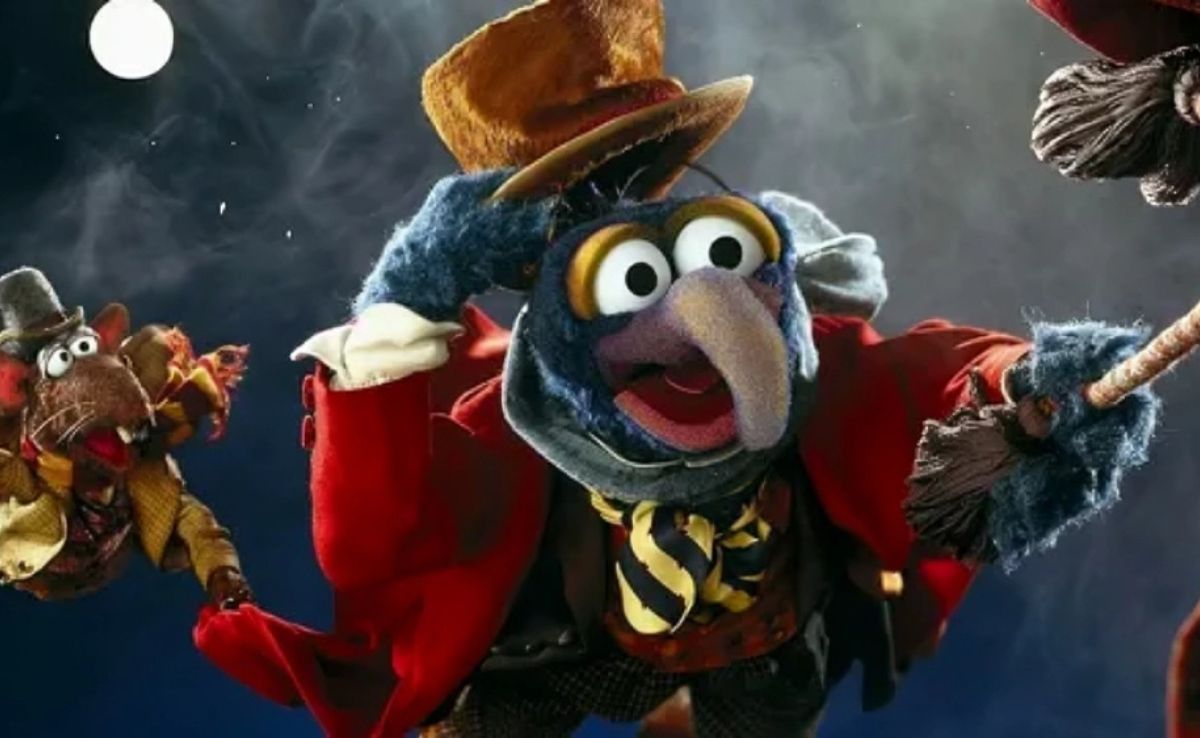 Muppet with Long Hooked Beak